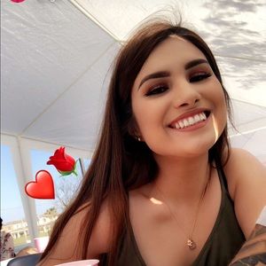 Meet your Posher, Eva